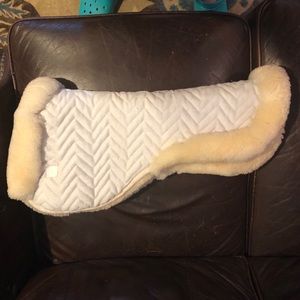 Fleece works sheepskin half saddle pad for riding